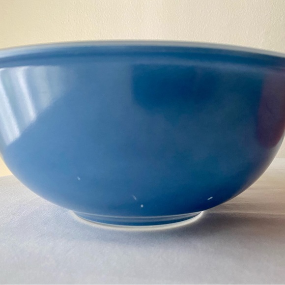 Vintage Pyrex Nesting Bowls Pastel Colors Clear Bottom, set of 3 - Picture 5 of 7